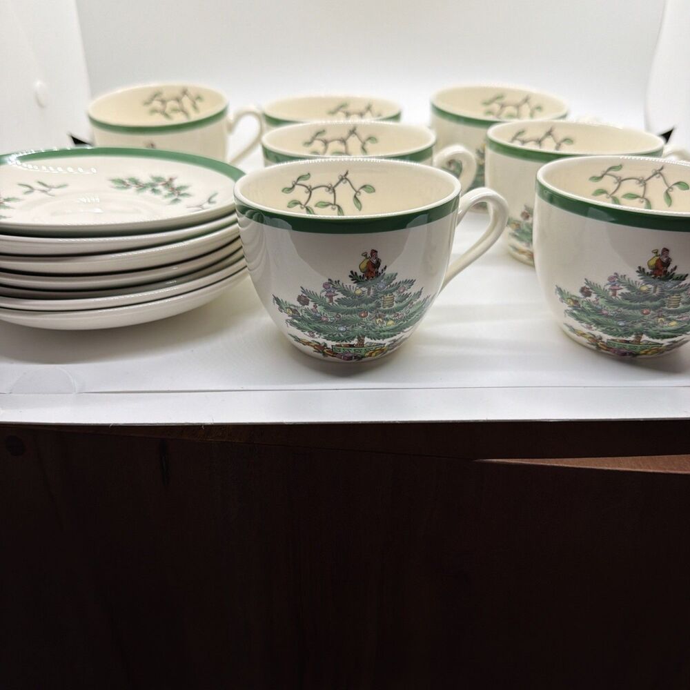 Spode Christmas Tree Cups & Saucers Set Of 7 1980s England (One Cup Has Chip)